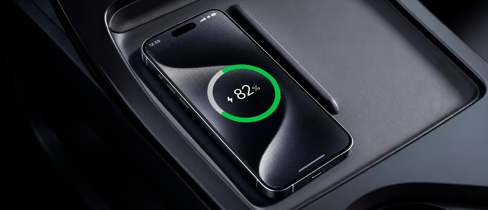Carregador sem fio por indução no console do Jaecoo J5